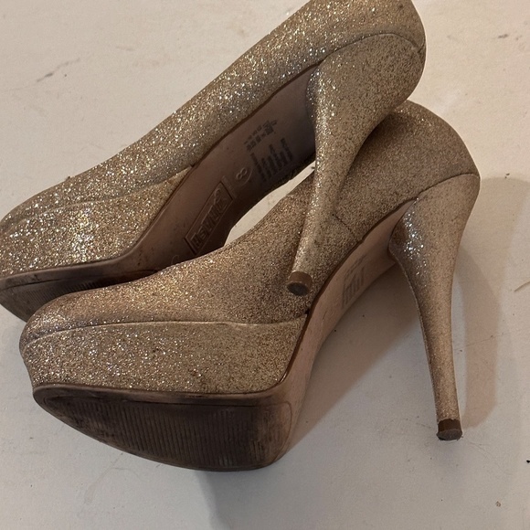 Brash Women's Sexy Gold Glitter High Heel Shoes - Picture 2 of 11